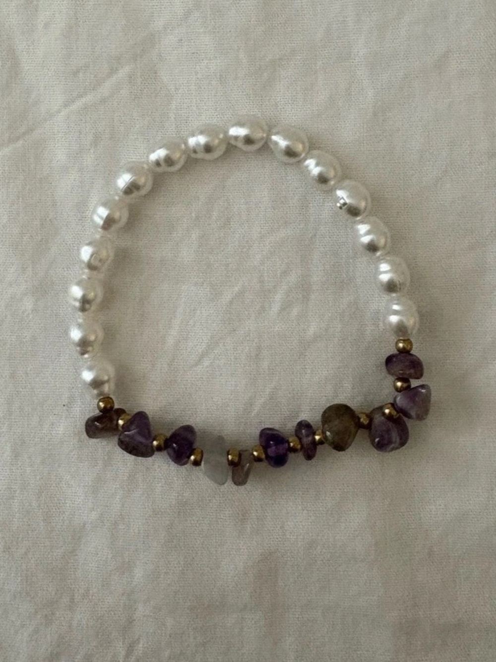 Beaded Bracelet in White & Purple Like New
